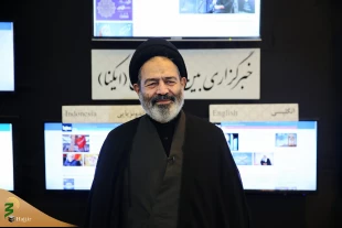 Head of the Iranian pilgrims visits Quran exhibition 3