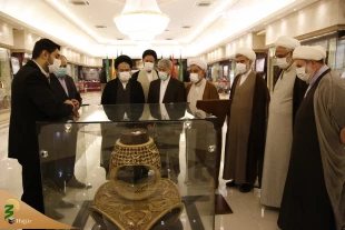 بازدید نماینده ولی فقیه در امور حج و زیارت از موزه امام علی (ع) در قم 2