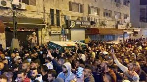 حمله اشغالگران صهیونیست به مراسم تشییع شهید فلسطینی