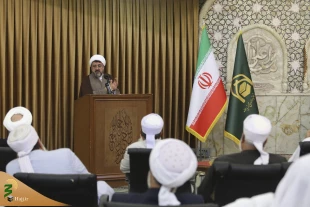 معاون فرهنگی بعثه:

خادمین فرهنگی با آمادگی به حج مشرف شوند 9