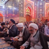 زمزمه دعای کمیل زائران ایرانی در شب شهادت امام صادق ( ع )  2
