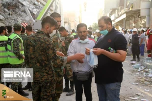 چهار موکب در محل حادثه متروپل آبادان مستقر شد 2