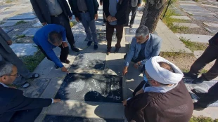 حضور مسئول نماینده بعثه مقام معظم رهبری در اردبیل بر سر مزار شهدای فاجعه منا 4