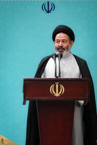 دیدار کارگزاران حج با با حضرت آیت‌الله خامنه‌ای رهبر انقلاب اسلامی
 15