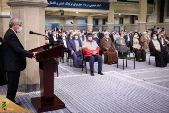 دیدار کارگزاران حج با با حضرت آیت‌الله خامنه‌ای رهبر انقلاب اسلامی
 16