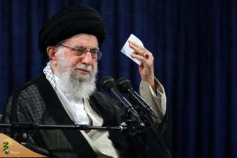 دیدار کارگزاران حج با با حضرت آیت‌الله خامنه‌ای رهبر انقلاب اسلامی
 33