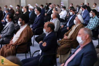 دیدار کارگزاران حج با با حضرت آیت‌الله خامنه‌ای رهبر انقلاب اسلامی
 45