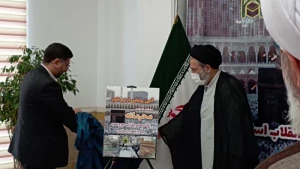 أقيم حفل إزاحة الستار عن البرنامج الوثائقي الإذاعي السري بحضور رئيس الحجاج الإيرانيين.

