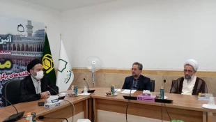 أقيم حفل إزاحة الستار عن البرنامج الوثائقي الإذاعي السري بحضور رئيس الحجاج الإيرانيين.

 2