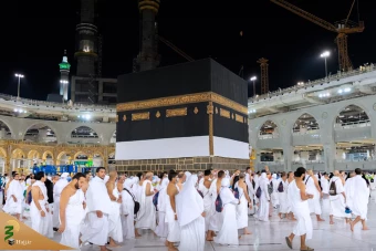 بالا بردن پرده کعبه به نشانه آغاز موسم حج تمتع ۱۴۴۳ 6
