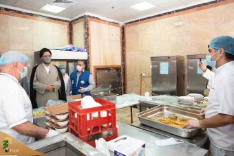 بازدید جانشین نماینده ولی فقیه از هتل های زائران ایرانی در مدینه منوره 17