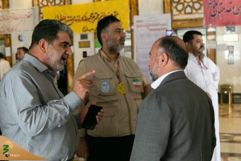 حضور جانشین نماینده ولی فقیه در جمع زائران ایرانی در هتل لابا دارنا 13
