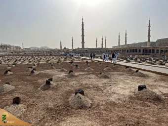حال‌وهوای قبرستان بقیع در ایام حج تمتع ۱۴۰۱ 7