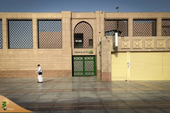 حال‌وهوای قبرستان بقیع در ایام حج تمتع ۱۴۰۱ 13