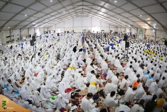 مراسم دعای عرفه در صحرای عرفات 2