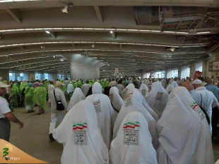 رمی جمرات در منا در سومین روز حضور زائران در این سرزمین +فیلم 5