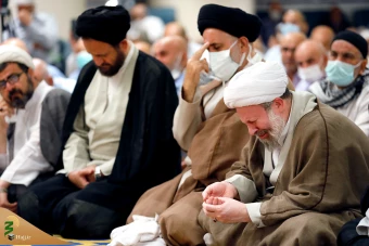 دعای کمیل زائران ایرانی در جوار بیت‌الله الحرام 19