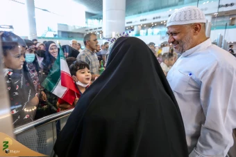 بازگشت اولین کاروان زائران بیت الله الحرام به کشور 14