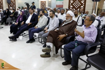 
محفل انس و معرفت قرآنی با حضور حجاج سایر کشور‌ها
 5