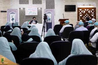 نشست کاروان اسایتد دانشگاه با حجت الاسلام نواب 6