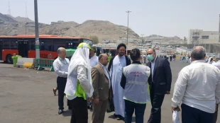 بازدید مسئولان اجرایی و فرهنگی مجموعه حج و زیارت از روند ارائه خدمات حمل و نقل درون شهری در مکه 3