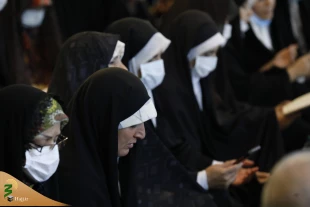 آخرین دعای کمیل زائران ایرانی در شهر پیامبر 11