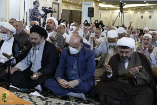 The last Du'a Kumayl of the Iranian pilgrims next to the Prophet's Mosque (PBUH) 4