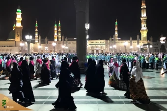حضور زائران در حرم نبوی 23