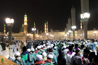 حضور زائران در حرم نبوی 24