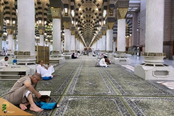 حضور زائران در حرم نبوی 25