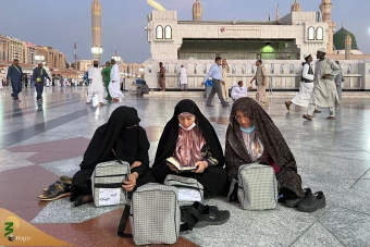 حضور زائران در حرم نبوی 27