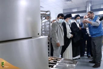 بازدید نماینده ولی فقیه در امور حج و زیارت از آشپزخانه زین
 5