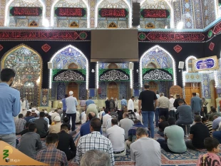 با نزدیک شدن به ماه محرم؛ حرم ارباب سیاه پوش شد 3