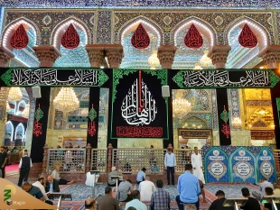 با نزدیک شدن به ماه محرم؛ حرم ارباب سیاه پوش شد 5
