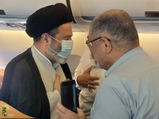 به غنیمت شمردن آخرین فرصت همکلامی با زائران بیت الله الحرام در پرواز بازگشت به میهن 4