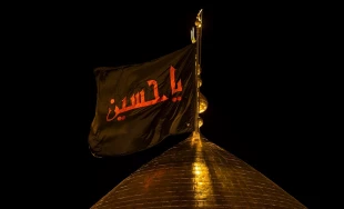 تعویض پرچم حرم امام حسین (ع) در کربلا معلی
 3