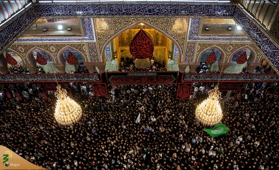 تعویض پرچم حرم امام حسین (ع) در کربلا معلی
 8