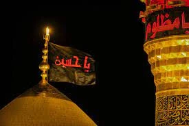 با حضور خیل عظیم زائران؛

پرچم حرم امام حسین (ع) تعویض شد 2