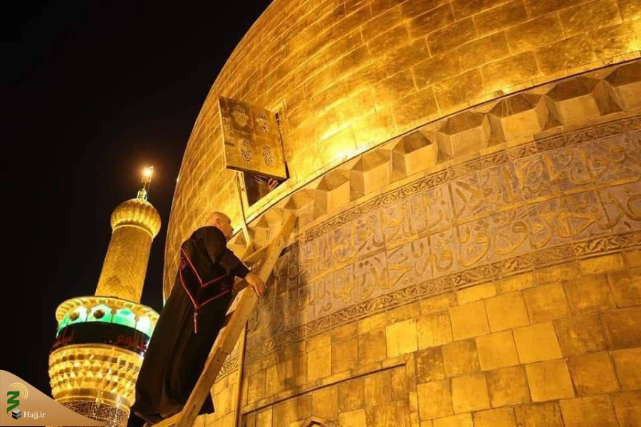 با حضور خیل عظیم زائران؛

پرچم حرم امام حسین (ع) تعویض شد 3