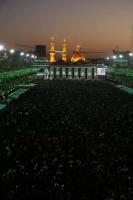 با حضور خیل عظیم زائران؛

پرچم حرم امام حسین (ع) تعویض شد 5