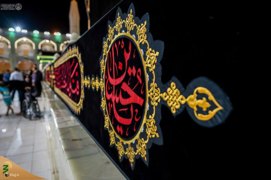 با حضور خیل عظیم زائران؛

پرچم حرم امام حسین (ع) تعویض شد 6