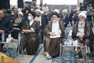تاكيد ممثل الولي الفقيه في شوون الحج و الزيارة علي ضرورة وجود ملحق و مسوول الثقافي  في مواكب الأربعين

 2