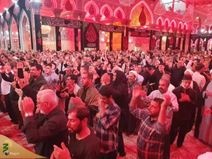 زائران حرم امام حسین (ع) صبحگاه آخرین پنجشنبه ماه محرم به عزاداری و افزایش معرفت پرداختند 17