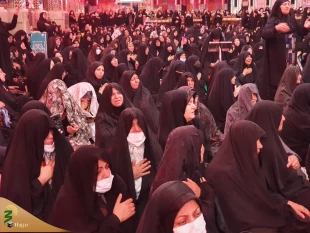 زائران حرم حسینی برای بازگشت امنیت به بلاد اسلامی دست به دعا گشودند 12