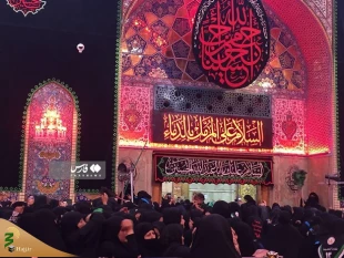 صف ۳ ساعته زائران اربعین برای رسیدن به ضریح حرم امام حسین (ع) 4