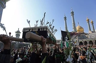 قم در سالروز رحلت پیامبر(ص) و شهادت امام حسن مجتبی(ع) به سوگ نشست