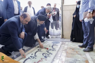 Supreme Leader's Representative in Hajj Commemorates Mena Martyrs 7