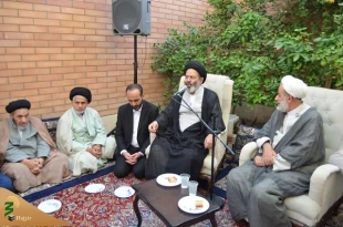 Head of Iranian Hajj Pilgrims Meets Family of Released Hajji 2