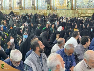برپایی دعای کمیل با حضور زائران ایرانی در کربلای معلی 12