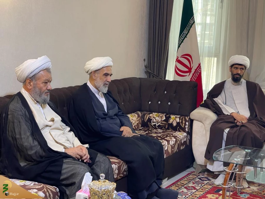 دیدار حضرت آیت الله قمی با نماینده بعثه رهبری در عراق 4